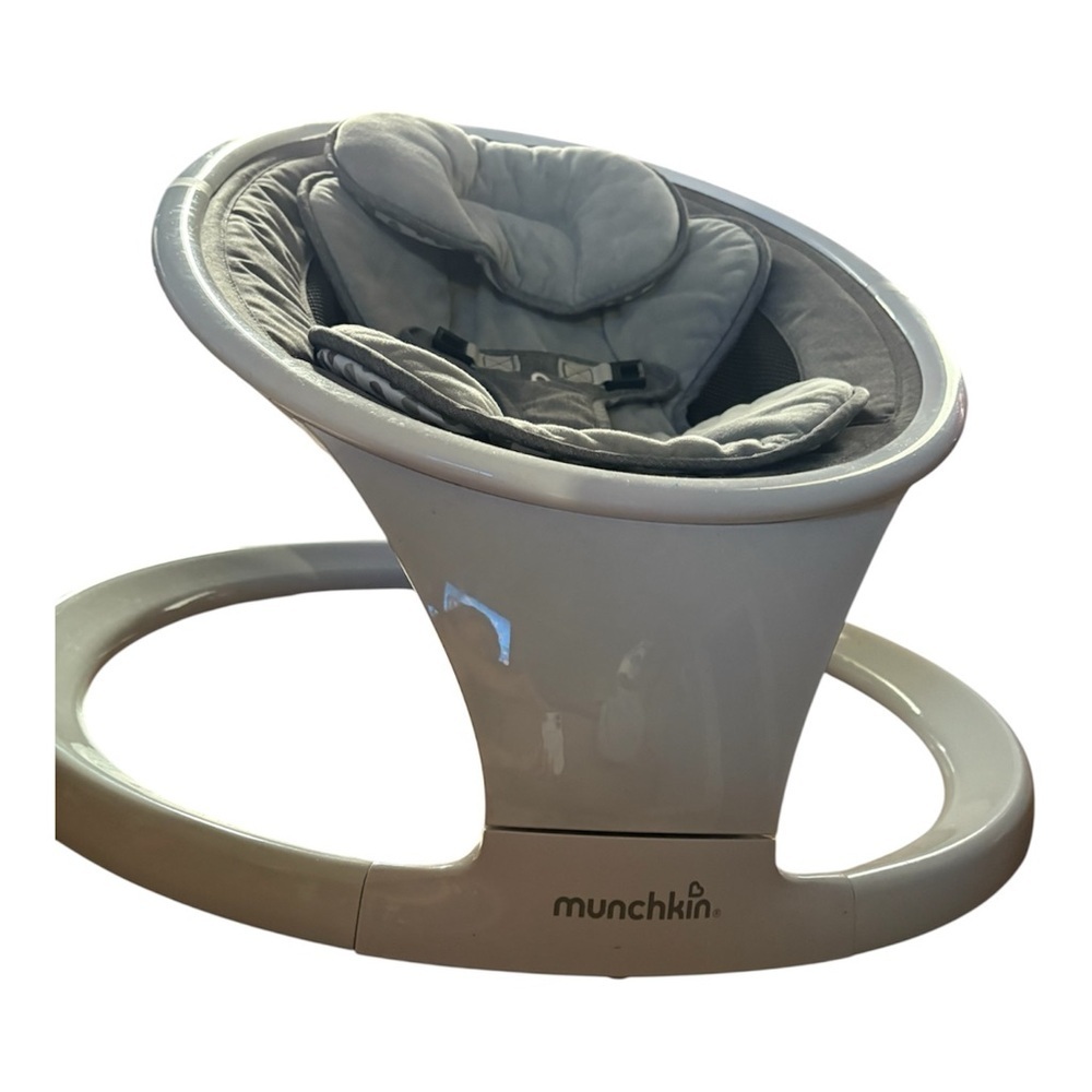 Munchkin Gray Infant Bouncer with Padded Seat